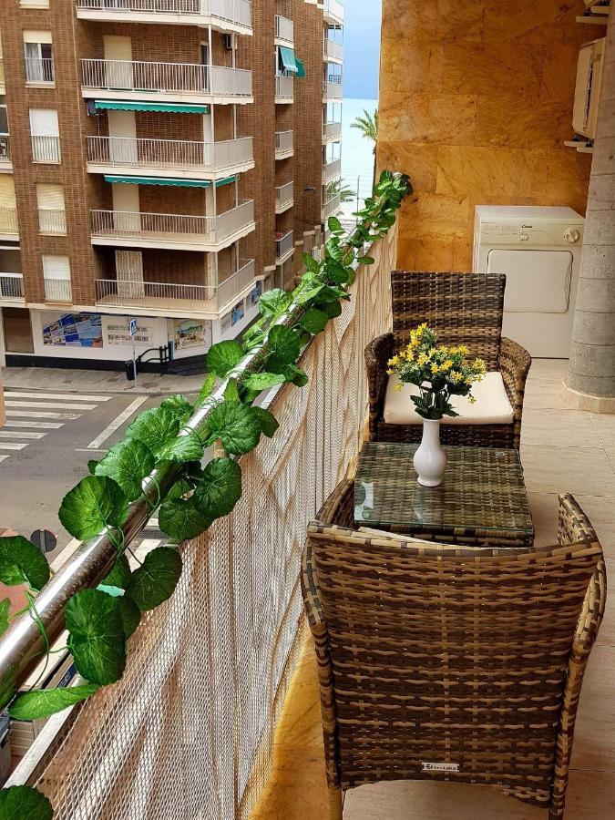 Apartment By The Beach Torrevieja Exterior foto